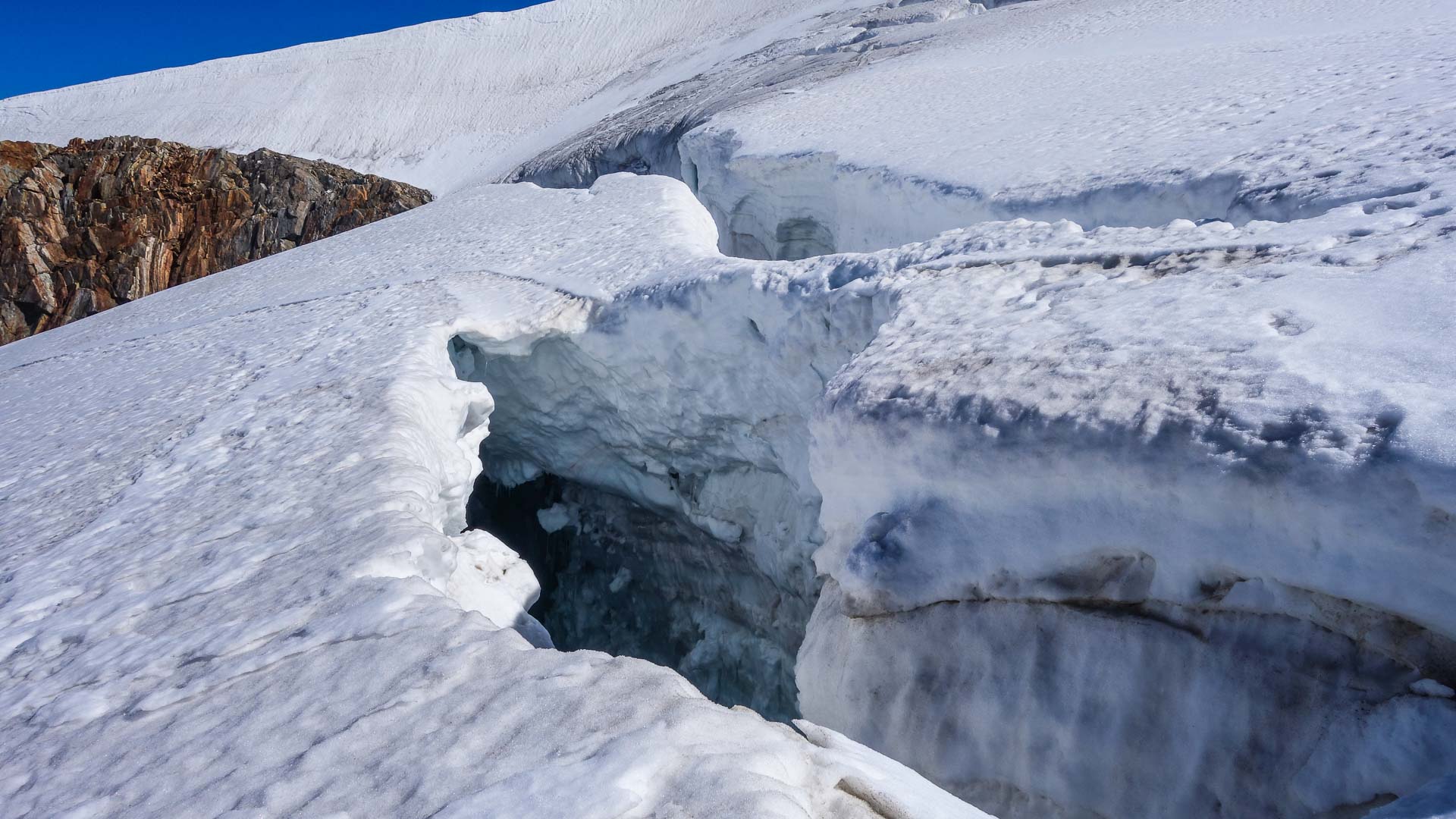 Gletscherspalte an der Wildspitze im Oetztal
