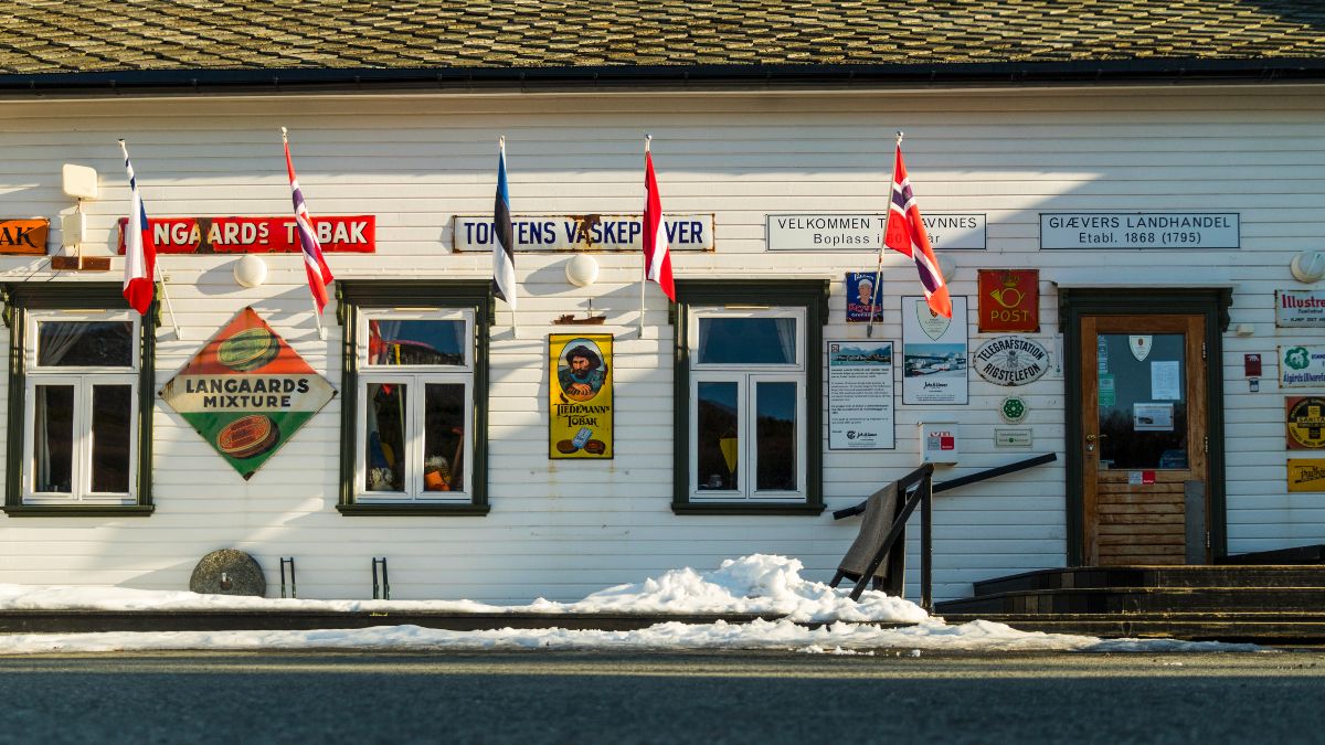 skitouren-in-norwegen-erleben-mit-einer-gefuehrten-tour.jpg skitouren-in-norwegen-erleben-mit-einer-gefuehrten-tour.jpg